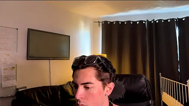 LiamFoster – webcam-show