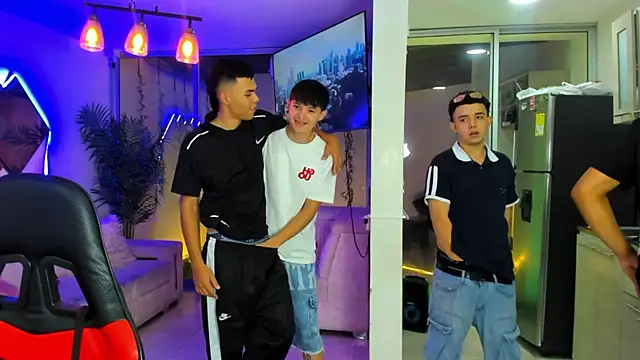 Houseofwarriosのウェブカメラショー