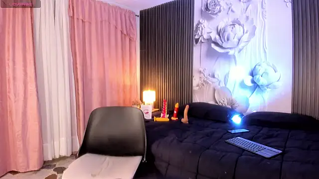 JazminRusso_: онлайн-секс-чат