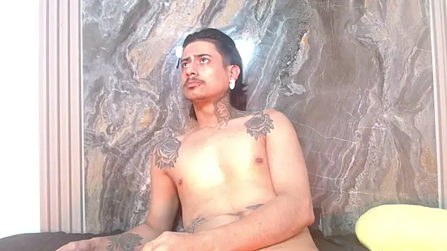 Damian-and-Camerum Show in webcam