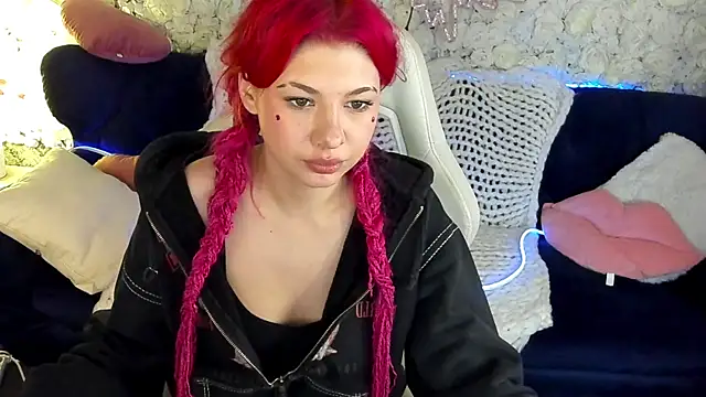 Show modela PinkyTrix na web-kameri