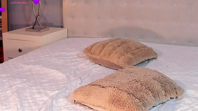 LiiaBloom live XXX chat