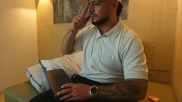 TROY_KIRK Live XXX-Chat