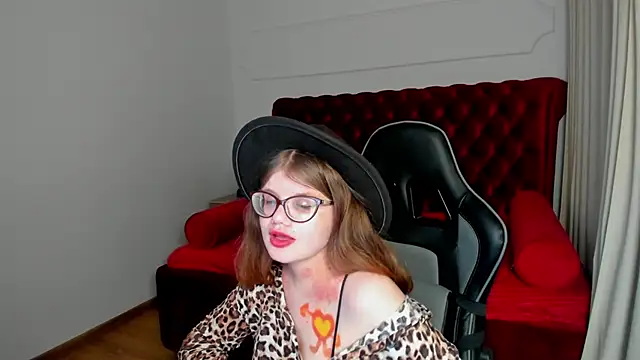 ChloeHalses – Naživo XXX chat