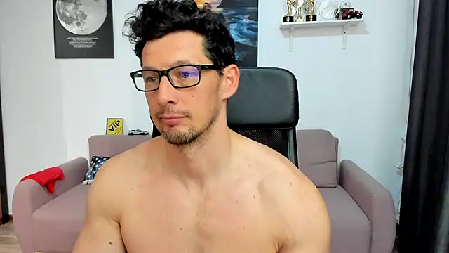 BrutusK08 Chat XXX live