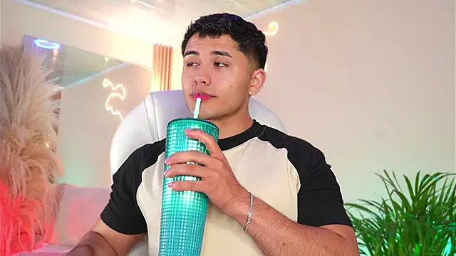 MatiasKornのライブXXXチャット