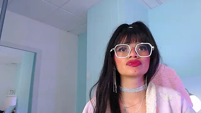 Emerald_gh's Live XXX Chat