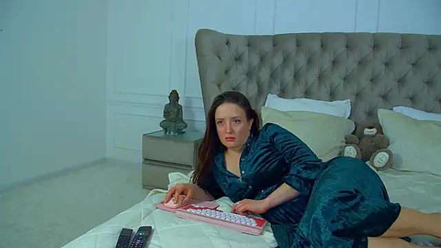 Chat XXX en directo de ElinaBellucci