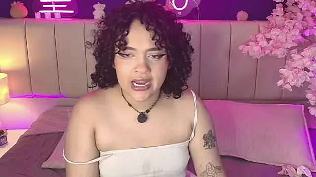 _sarahRose élő XXX-chatje