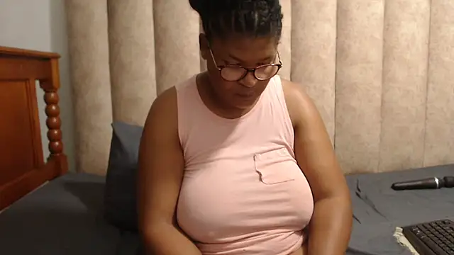 แชท XXX สดของ CandyYumsAerolaX