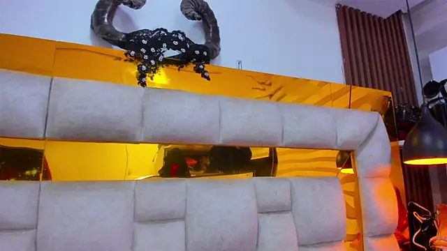 bigass_monic – Naživo XXX chat