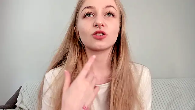 دردشة MiaMews الجنسية المباشرة