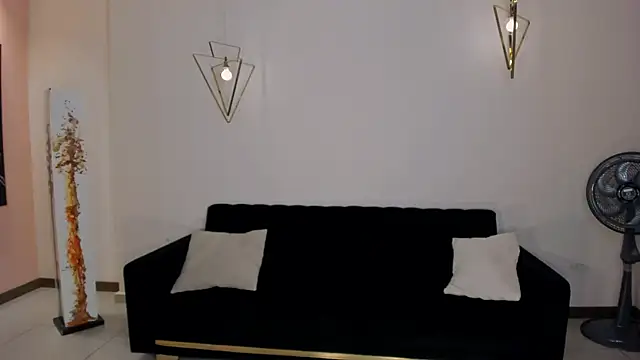 ArianaNova: онлайн-секс-чат