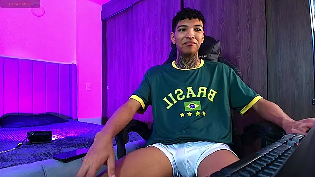 im_Usuga Adlı Modelin Web Kamerası Şovu