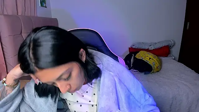 Bellacatx's Live XXX Chat