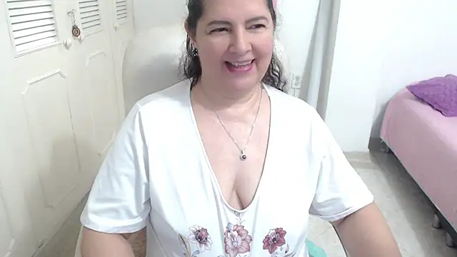 leonela_69 现场XXX聊天