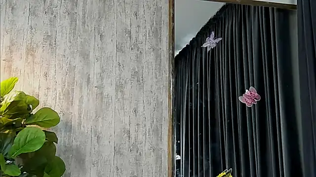 Maya_Collins_ Chat XXX live