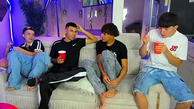 Онлайн чат XXX Houseofwarrios