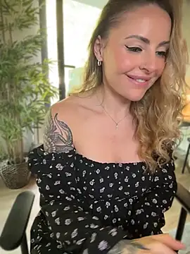 EmaSalis Live XXX-chat