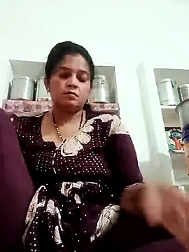 Mohni_love's Webcam Show