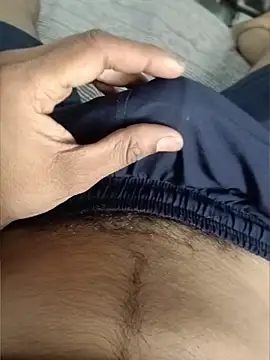 Pokazy przed kamerką – Rocky-badboy_cum4me