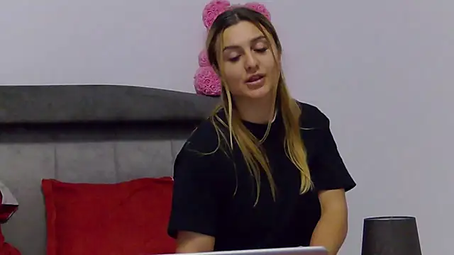 NicolePlayのライブXXXチャット