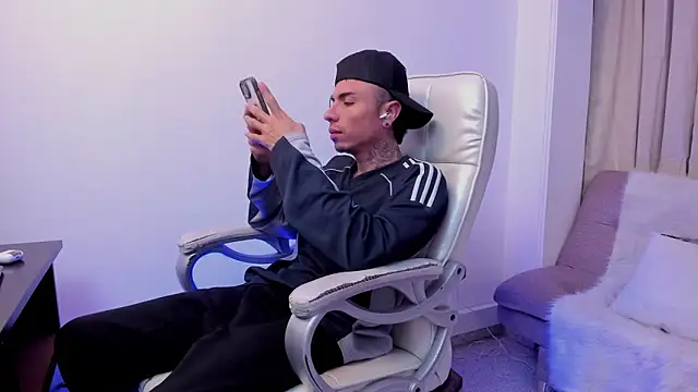 Charlie_Foxie 在線直播表演