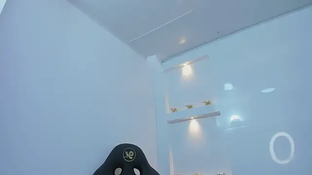 Dalia-Prada 现场XXX聊天