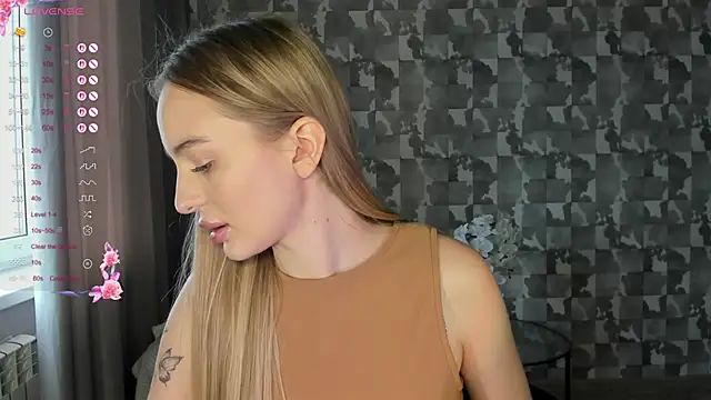 Chat +18 de A_delina ao vivo