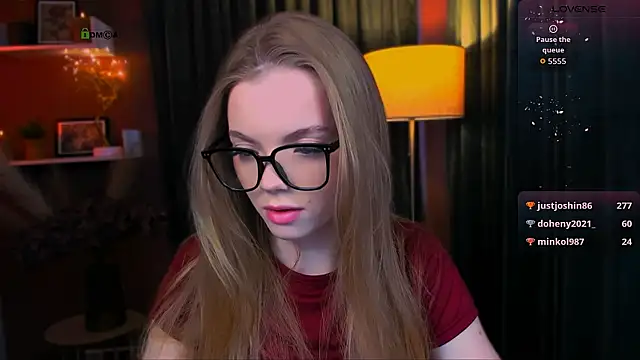 Chat +18 de maddy_moah ao vivo