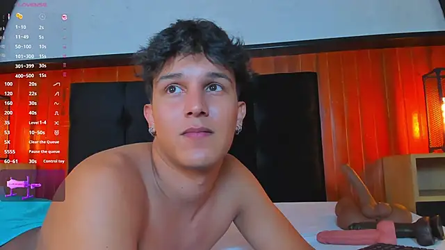 Leo_Savage_ Show Webcam