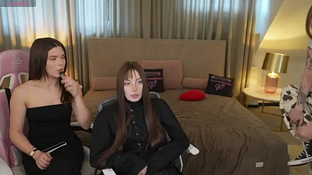 Angy_Netal Pertunjukan Webcam