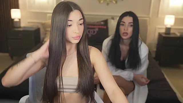 Show modela Jasmine_Flow na web-kameri