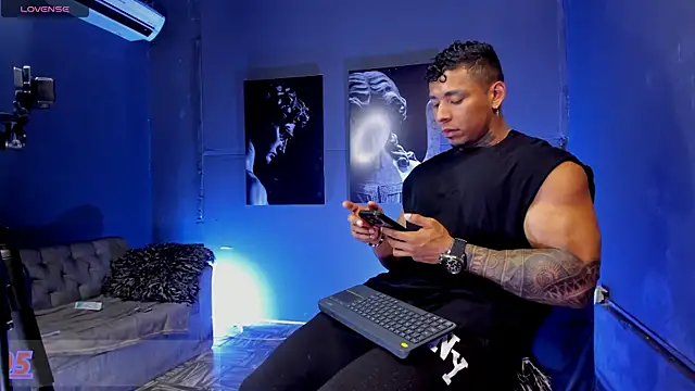 bradley_smith's Live XXX Chat