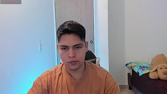 Show modela Asta_YunoXXX na web-kameri