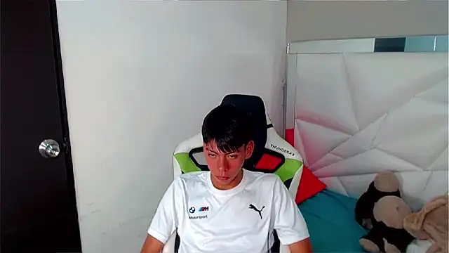 XXX chat uživo modela Liarr_