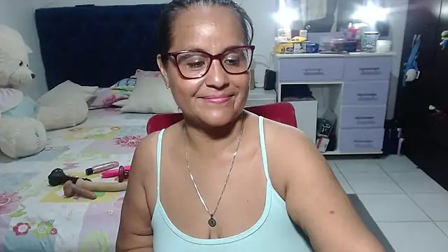 pervert_mommy_ élő XXX-chatje