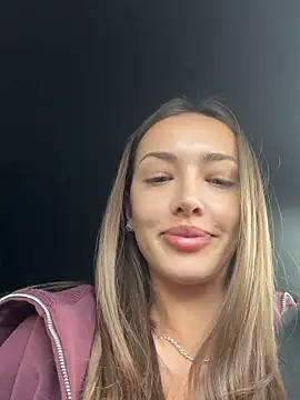 TiffanyHouston_ Adlı Modelin Canlı XXX Sohbeti