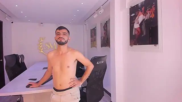 Show modela EmmanuelVoss na web-kameri