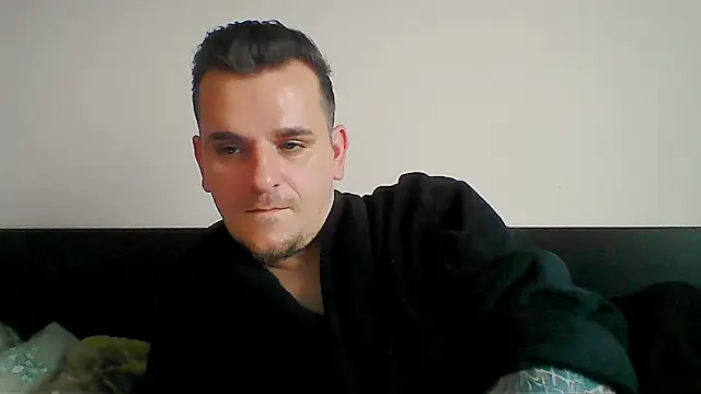 Huge_cock22cm 网络视讯表演