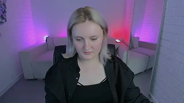 KathyBriggs live XXX chat