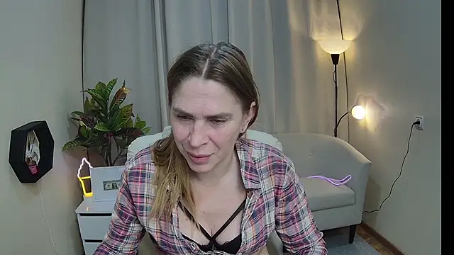 TessaDaybreak's Live XXX Chat