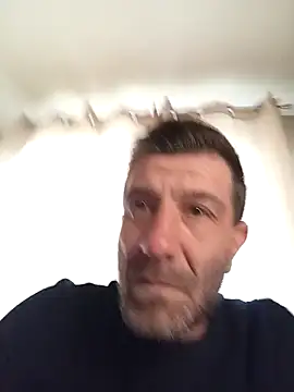 Alexdaniel89 Adlı Modelin Canlı XXX Sohbeti