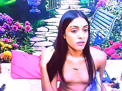 IndianPretty14u2Luv – Naživo XXX chat