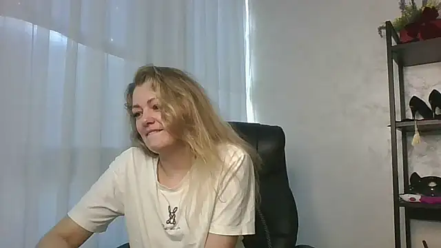 SeedneySiのライブXXXチャット