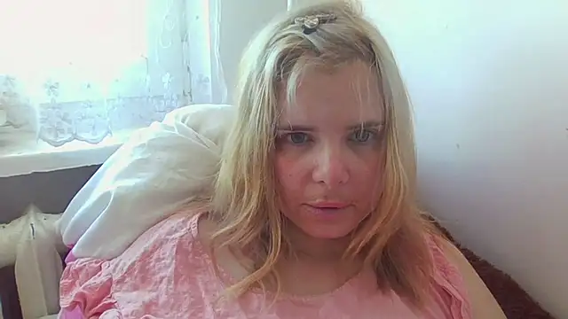 HornyElena 现场XXX聊天