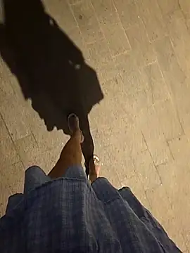 Mina-02: διαδικτυακό σόου στην κάμερα