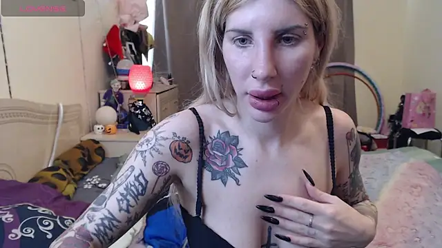 Chat XXX en directo de BLACKPeonyy