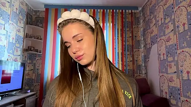 Show modela Miss_Blessnyth na web-kameri