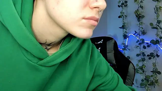 Elastikisss: онлайн-секс-чат